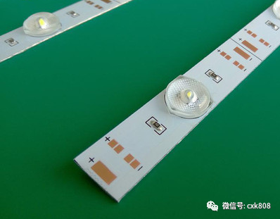 ​XTY6800是单组分低LED透镜、背光源温热固化环氧胶